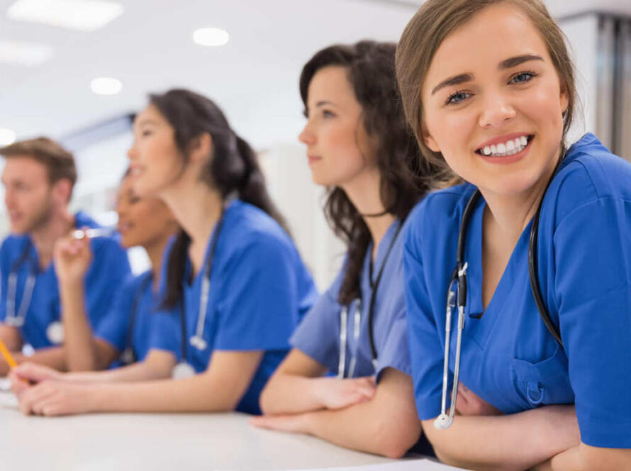 Formation Rôle Élargi pour Infirmière Auxiliaire au Québec